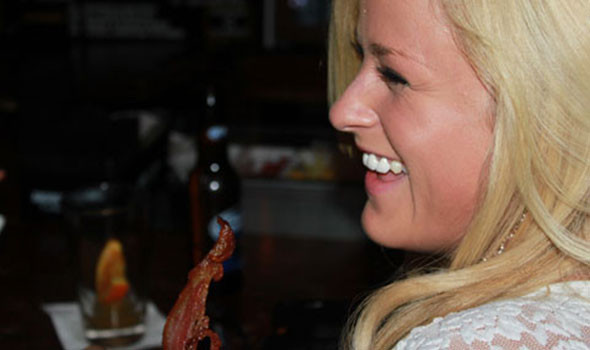 blonde-girls-eating-bacon