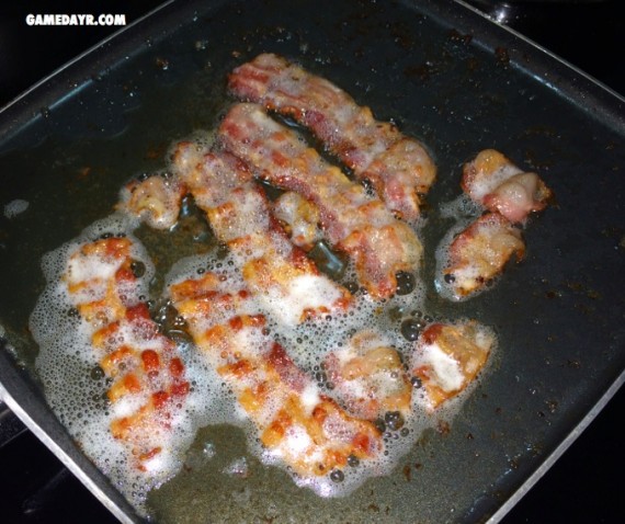 bacon-cheddar-ranch-pull-apart-bread-recipe1-570x478