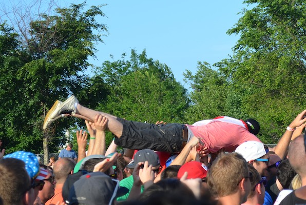 crowd-surfing-chive-fest