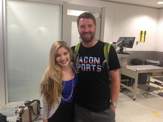 bacon-sports-hot-girl-airport