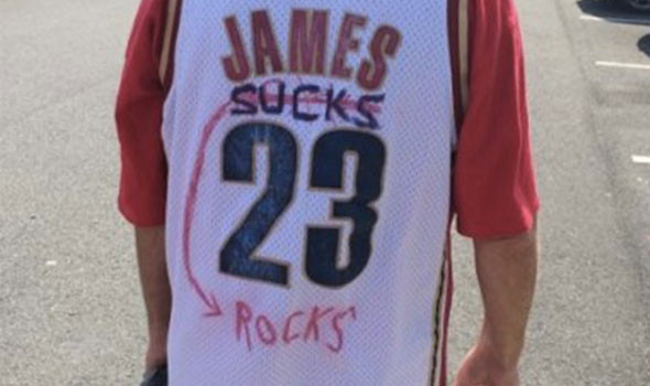 lebron-james-sucks-rocks-jersey